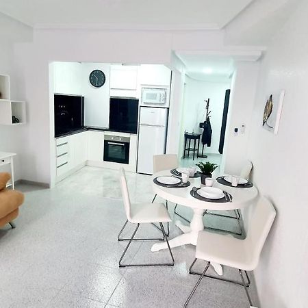Apartments On The Beach In Torrevieja Extérieur photo