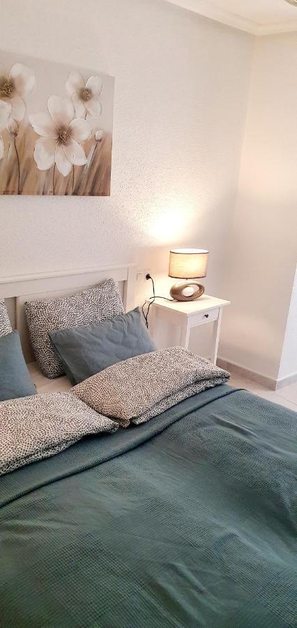 Apartments On The Beach In Torrevieja Extérieur photo