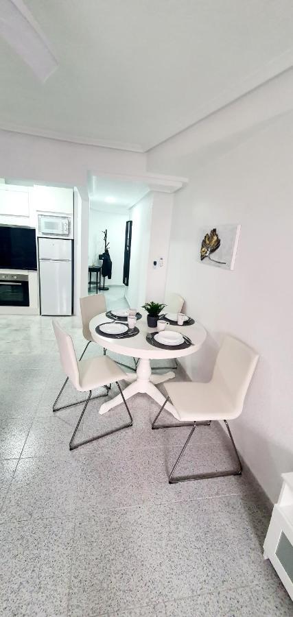 Apartments On The Beach In Torrevieja Extérieur photo